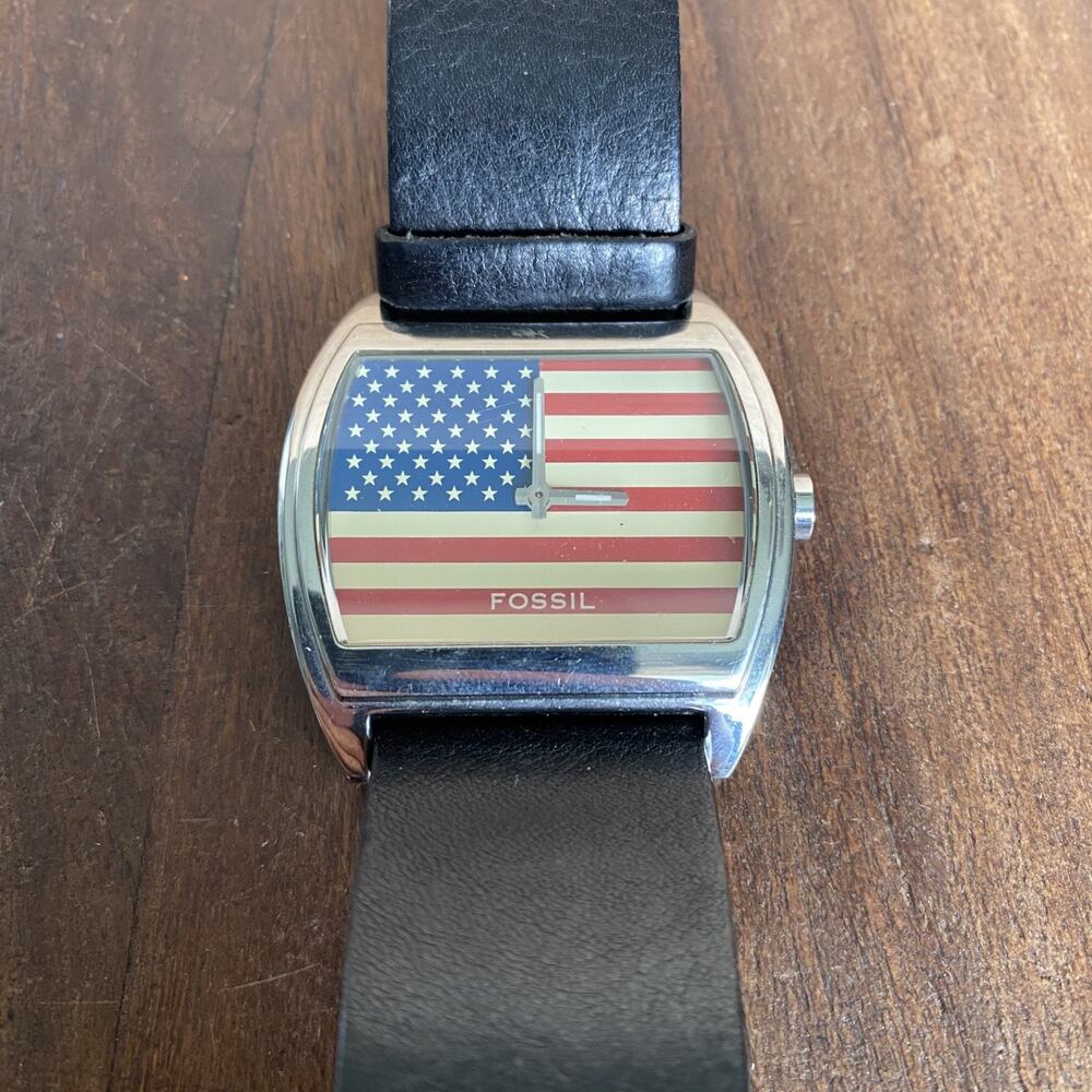 Vintage Fossil JR-8225 American Flag Stars & Stripes Watch Black Leather Band